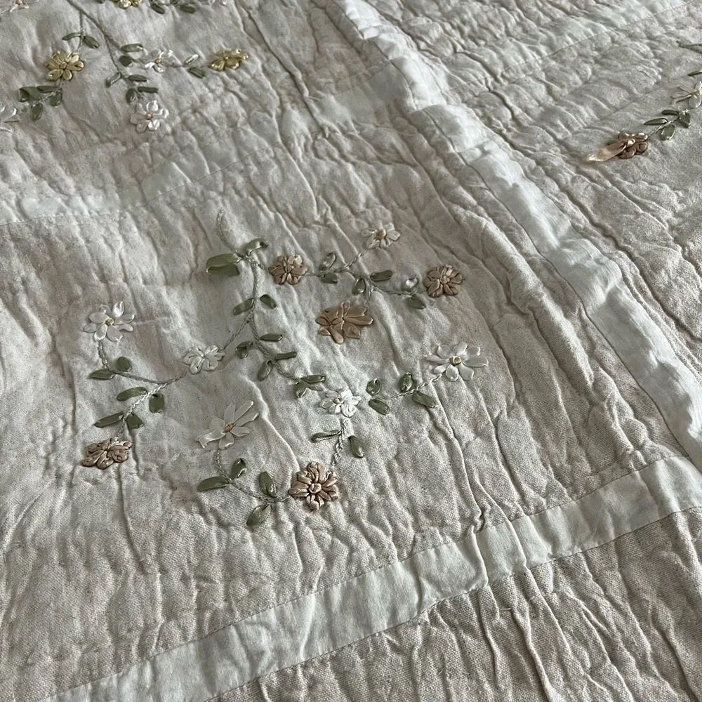 Gorgeous Bedroom Blanket & Pillow Shams Full Sz | Cotton & Linen Blend | Floral